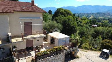 CASA SEMINDIPENDENTE A SELCI