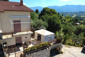 CASA SEMINDIPENDENTE A SELCI