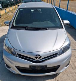 Toyota Yaris 1.4 d4d anno 2012 per ricmabi (2a)