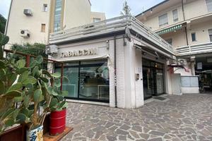 NEGOZIO A CERVIA