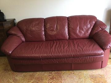 Divano letto e poltrona in pelle