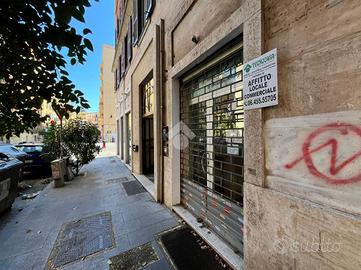 NEGOZIO A ROMA