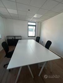 Postazione in ufficio condiviso per professionisti