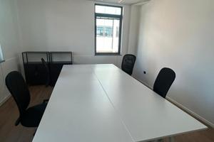 Postazione in ufficio condiviso per professionisti