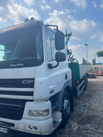 Daf Cf85 con gru
