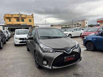 TOYOTA Yaris 1.5 Hybrid 5 porte Trend "Platinum