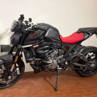 Ducati Monster 937 Dark Kit Abbassamento
