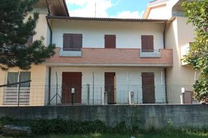 Villetta a schiera su 2 piani 140 mq. al grezzo