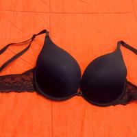 Reggiseno nero semplice pizzo