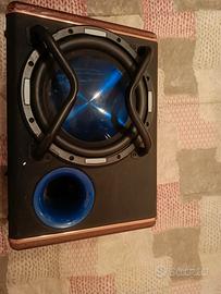 subwoofer con amplificatore integrato 