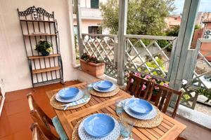 In centro a La Maddalena con giardino e terrazza