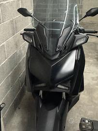 Scooter Yamaha x max