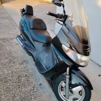 Suzuki Burgman 400