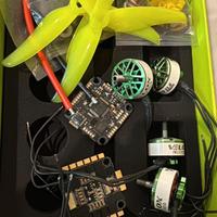 Droni componenti tmotor motori fc esc e eliche