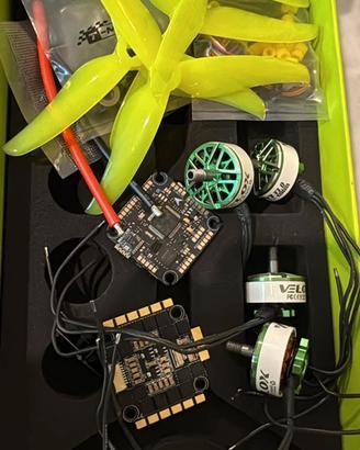 Droni componenti tmotor motori fc esc e eliche