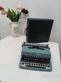 Macchina da scrivere Olivetti Lettera 32
