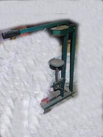 Tappatrice a leva per tappi in sughero