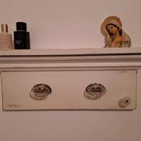 Appendiabiti mensola in legno con pomelli in vetro