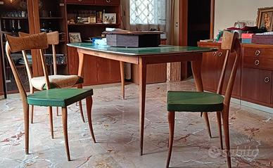 Tavolo vintage e sedie