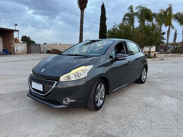 Peugeot 208 1.4 HDi 68 CV 5 porte Allure