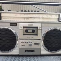 Boombox Sanyo mod. M4200LU. 