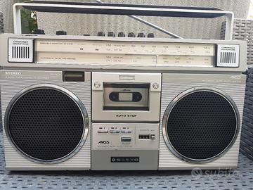 Boombox Sanyo mod. M4200LU. 