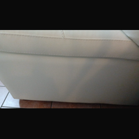 Divano biposto di pelle bianca