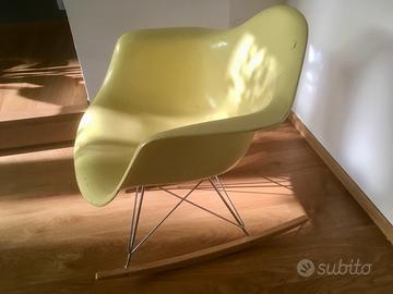 Poltroncina RAR designer EAMES