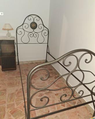 Letto in ferro battuto- fine 800 Originale d'epoca