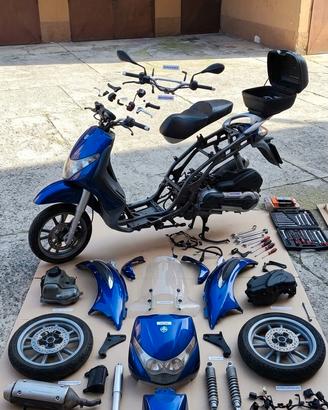 ricambi Piaggio Beverly 125/200/250 anno 2002