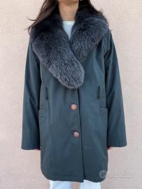 Giacca impermeabile con collo in volpe removibile