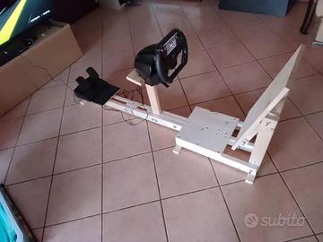 Postazione di guida simulatore F1