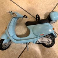 Moto Vespa della Barbie