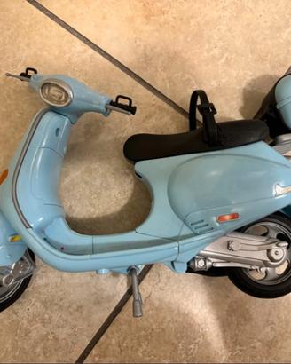 Moto Vespa della Barbie