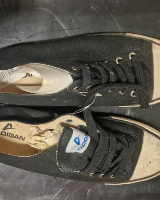 Scarpe sportive MADIGAN nere.
