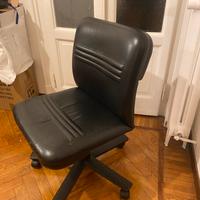 Sedia ufficio in pelle nera