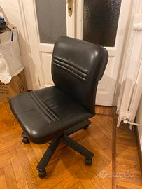 Sedia ufficio in pelle nera
