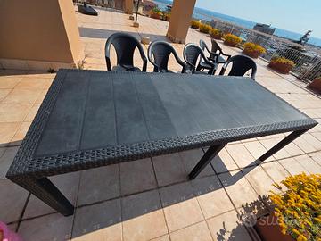 tavolo da giardino con 6 sedie