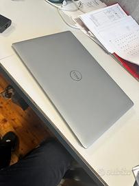 Laptop Dell Precision 3560 workstation