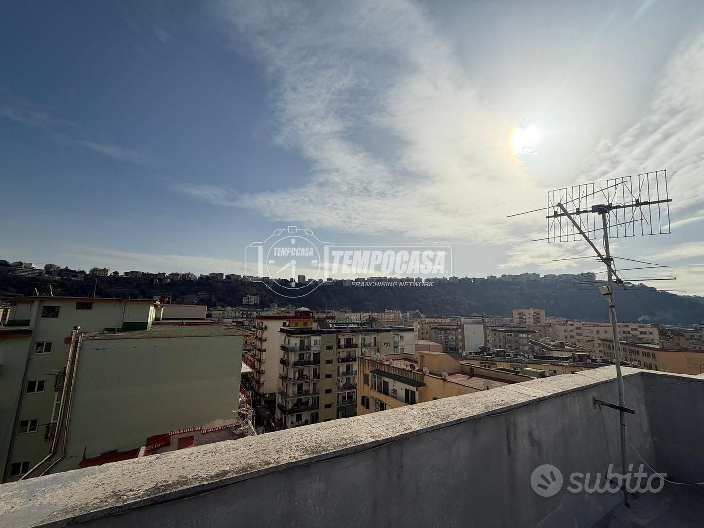 Apartment in Napoli, San Ferdinando, Municipalità 1 - Altro