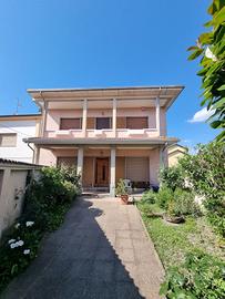 VILLATA - 18 KM DA NOVARA - LIBERA VILLA € 135000
