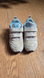 scarpa Adidas con strappi n.26