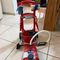 Set carrello pulizie e aspirapolvere a batteria