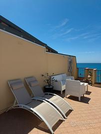 Terrazzo mozzafiato sul mare
