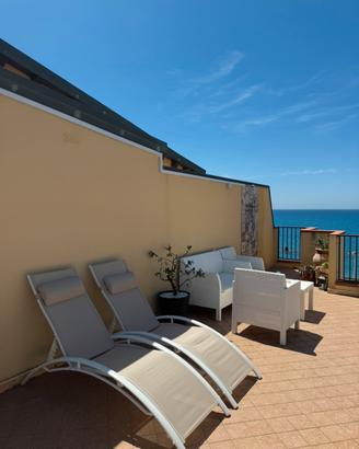 Terrazzo mozzafiato sul mare