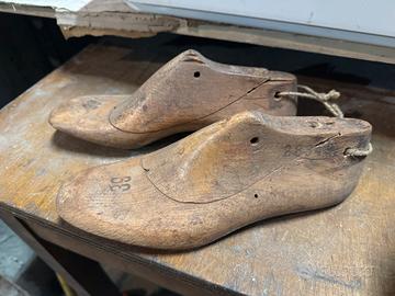 scarpe legno antiquariato