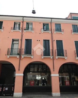 MONOLOCALE A VICENZA