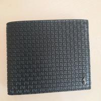 Portafoglio nero con portamonete