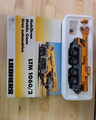 Modellino Gru LTM 1060