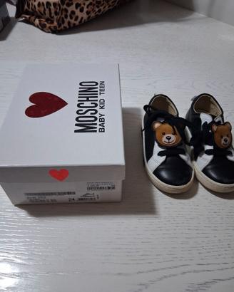 scarpa Moschino nr. 24